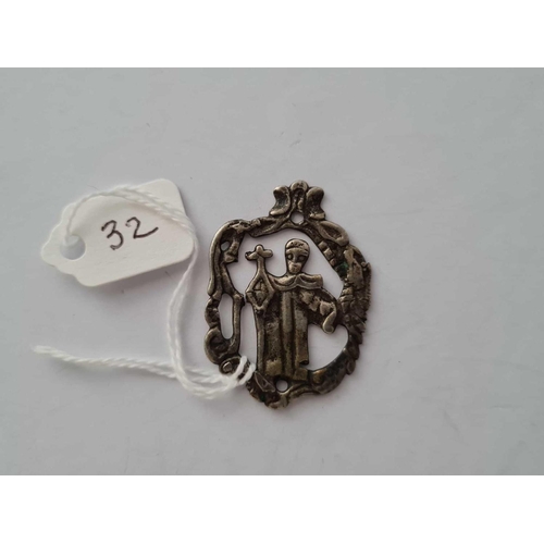Lot 32        