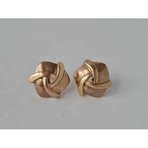 115 - A PAIR OF LARGE 9CT STATEMENT EARRINGS 8g
