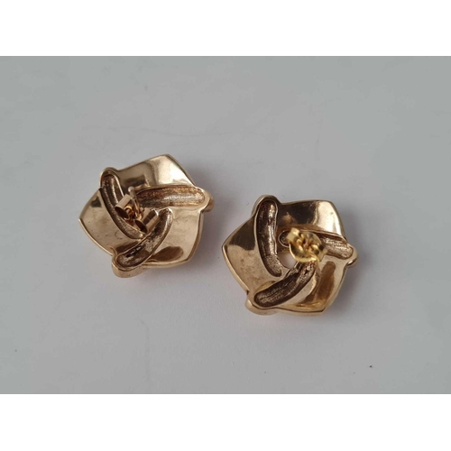 115 - A PAIR OF LARGE 9CT STATEMENT EARRINGS 8g