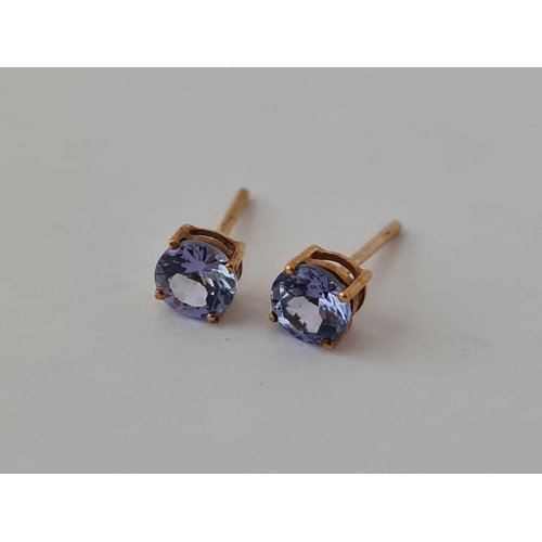 111 - Two pairs of ear studs 9ct