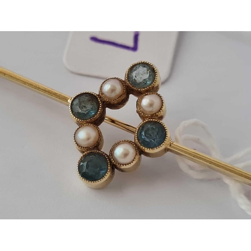 117 - A Aquamarine and pearl brooch 15ct gold    3.8 gms boxed