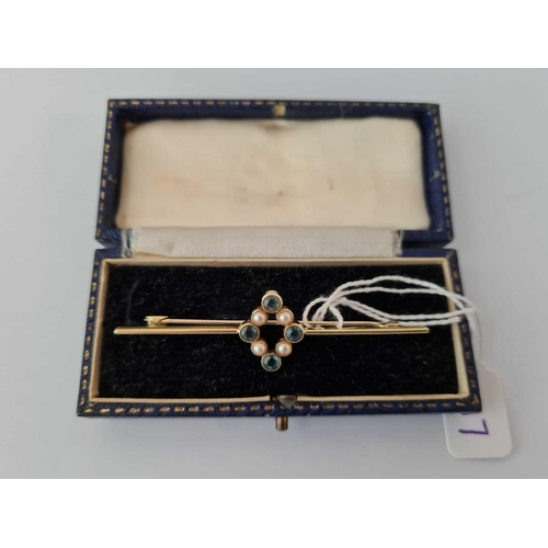 117 - A Aquamarine and pearl brooch 15ct gold    3.8 gms boxed