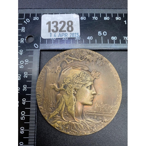 1328 - Large Art Medal