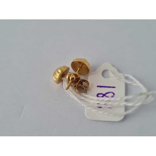 188 - A pair of knot earrings 18ct gold 1.7 gms