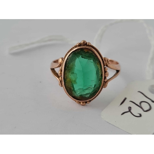 192 - An antique green stone 9ct ring size P 2.8g inc