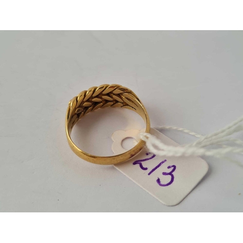 213 - A KEEPER RING 18CT GOLD SIZE P    5.4 GMS