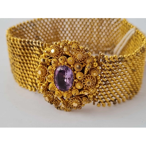 219 - A ANTIQUE GOLD BRACELET WITH CLASP   26.7 GMS