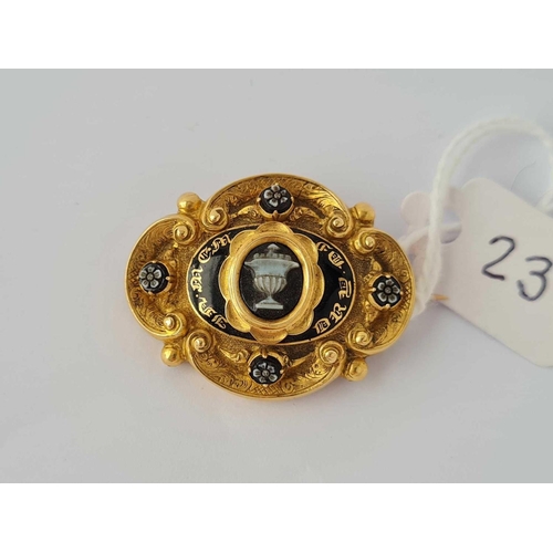 23 - Antique Victorian 18ct in memoriam brooch with black enamel detail high
lighted with gold lettering ... 