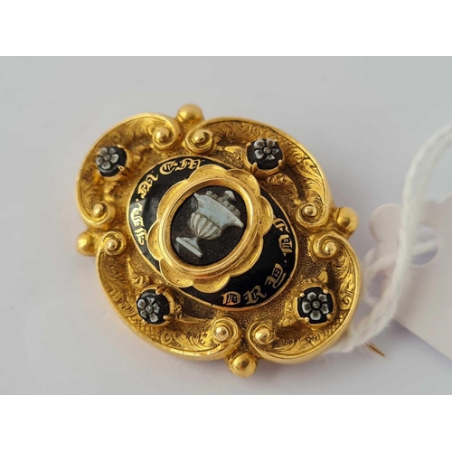 23 - Antique Victorian 18ct in memoriam brooch with black enamel detail high
lighted with gold lettering ... 