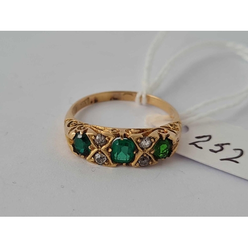 252 - A Victorian diamond and green stone ring 18ct gold size P    3.5 gms