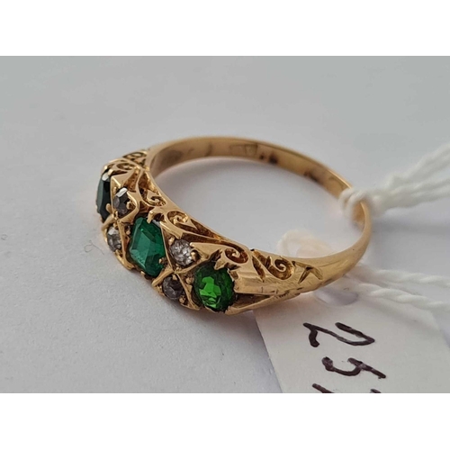 252 - A Victorian diamond and green stone ring 18ct gold size P    3.5 gms