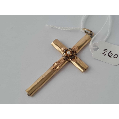 260 - A larger Victorian gold and pearl set cross 4 gms