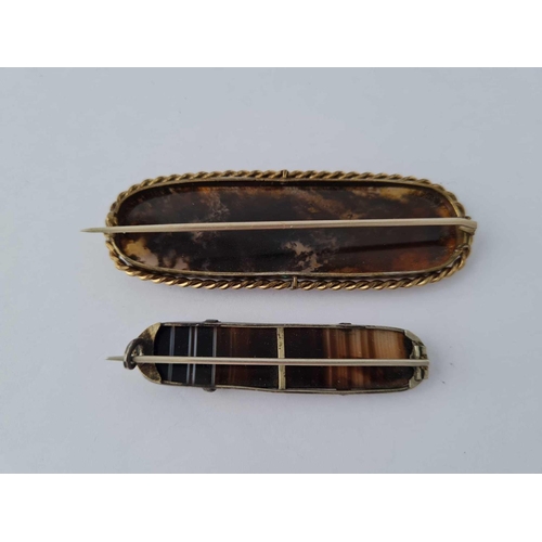 341 - Two rectangular agate brooches 26g inc