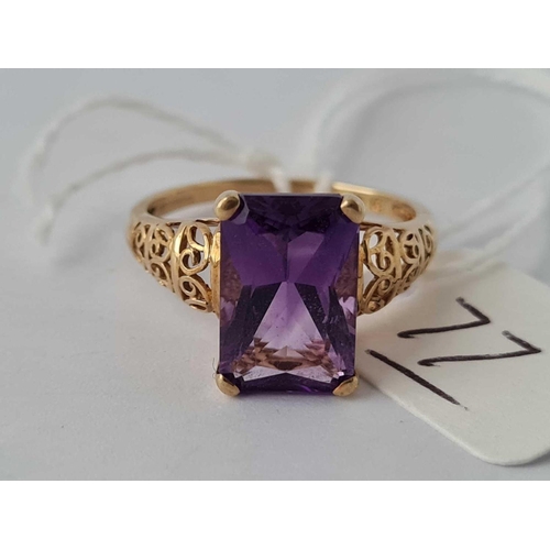 77 - A vintage amethyst 9ct ring size O