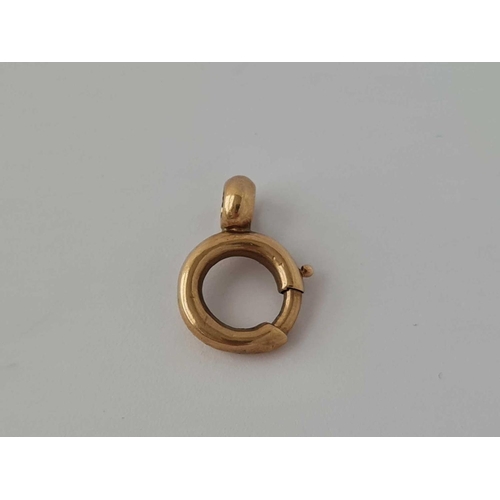 82 - A Victorian bolt clasp 9ct