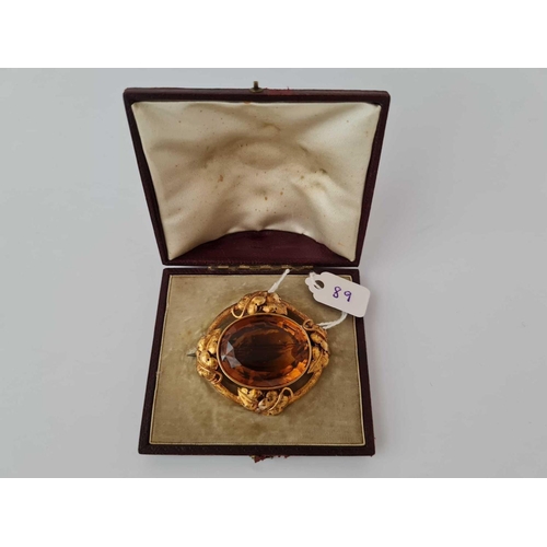 89 - A VICTORIAN CITRINE BROOCH 15 CT GOLD   22.4 GMS IN FITTED BOX