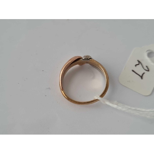 27 - A two colour knot style ring 9ct size N    3.5 gms