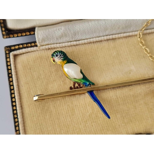 52 - A pretty boxed Edwardian pearl and enamel parrot brooch 15ct gold   3.6 gms