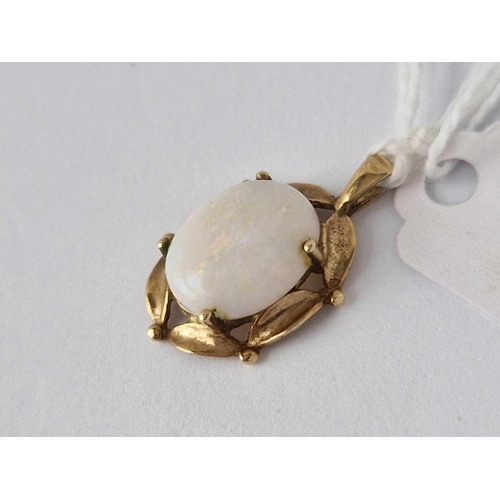 14 - 9ct hallmarked opal set pendant