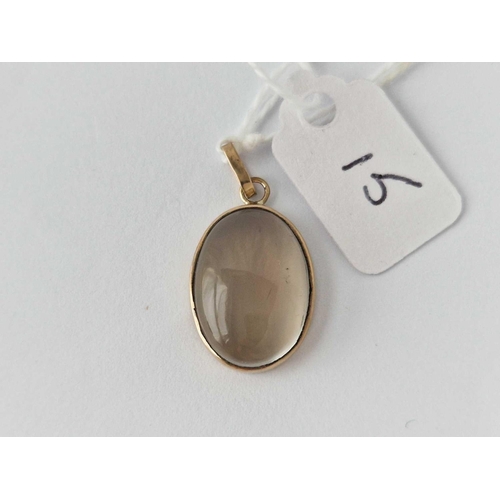 15 - 9ct Vintage moonstone set pendant