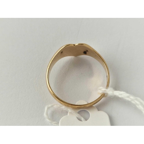 211 - Heart shaped 9ct signet ring size P 2.5g