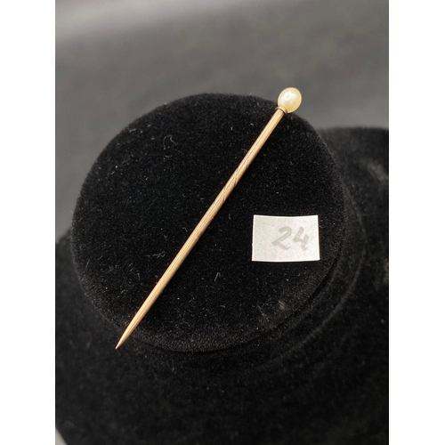 24 - A real pearl stick pin