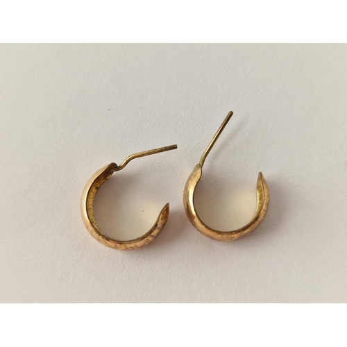 245 - A pair of half hoop earrings 9ct 1.5 gms