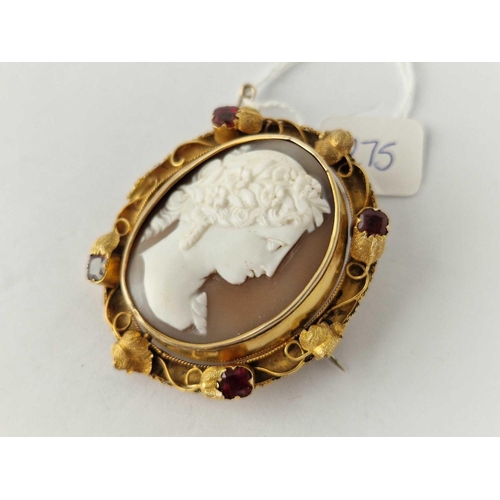 275 - ANTIQUE REVERSIBLE 18CT GARNET CAMEO BROOCH 22.5G INC