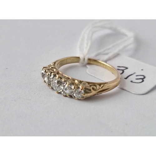 313 - Antique 5 stone diamond carved � hoop ring in 18ct gold, total diamond weight 0.85cts, size L