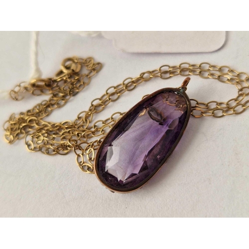 358 - An amethyst pendant necklace, 9ct, 16�