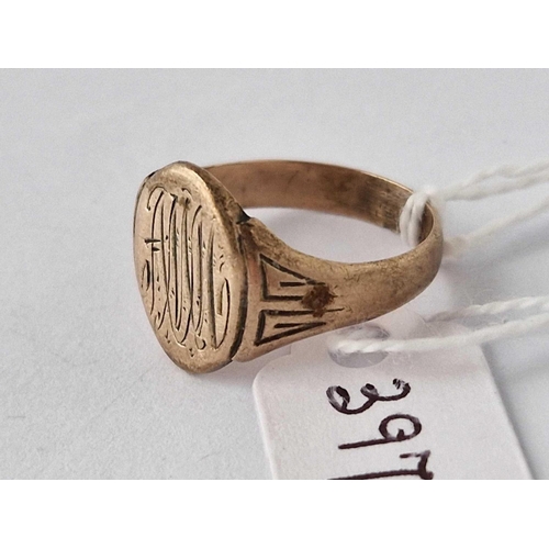 397 - A signet ring 9ct size P   4.1 gms