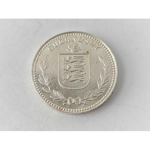 495 - A Guernsey 1oz fine silver coin, 8 doubles 2010