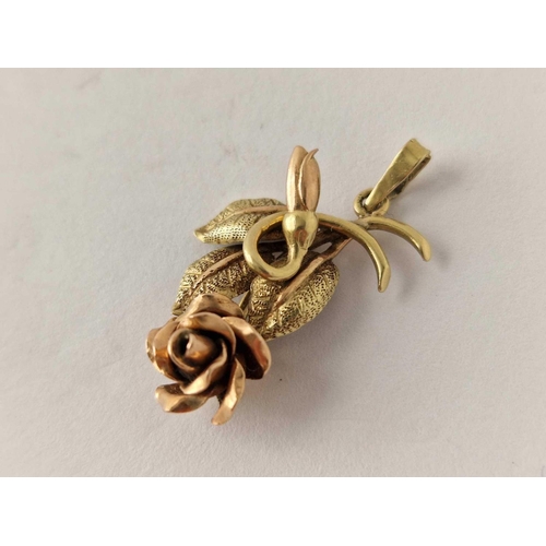 571 - A 14ct gold rose pendant 3 gms