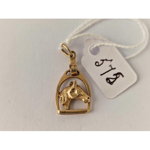 575 - A horse shoe pendant 9ct 2.8 gms