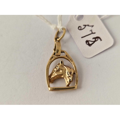 575 - A horse shoe pendant 9ct 2.8 gms