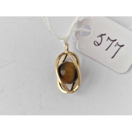 577 - A tigers eye pendant 9ct