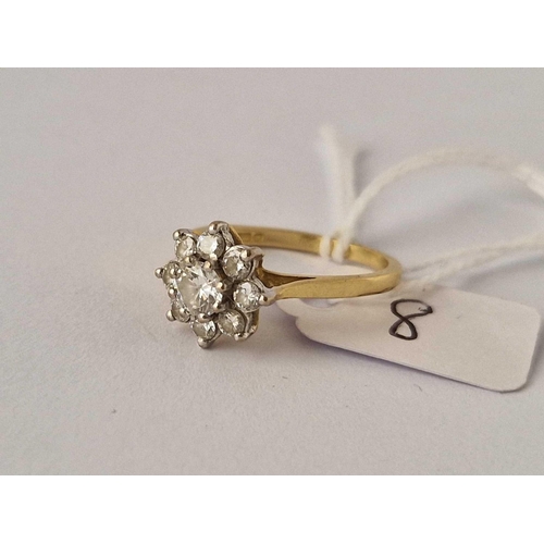 8 - A DIAMOND CLUSTER RING, 18ct, size N, 3.2 g.