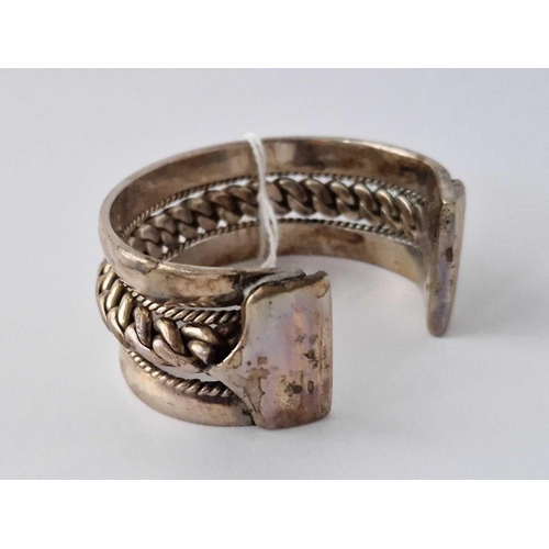 106 - A Heavy Egyptian Cuff Bangle 106 Gms