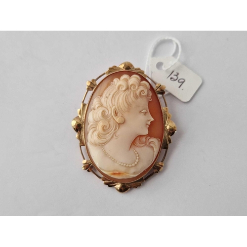 139 - A Gold Mounted Carved Cameo Brooch Of A Lady 9Ct