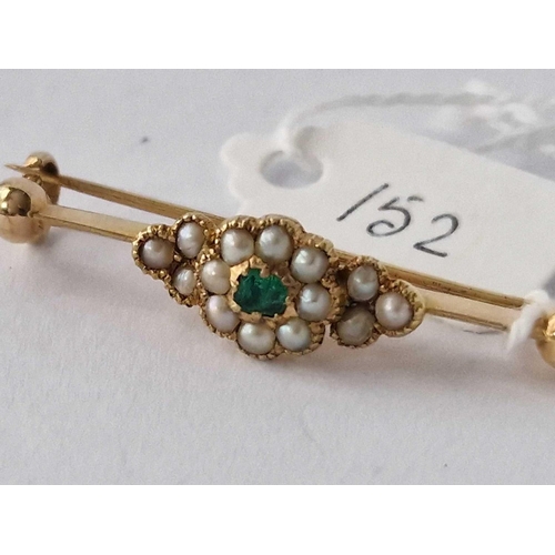 152 - A Brooch With Pearl And Emerald Centre 15Ct Gold 2,7 Gms