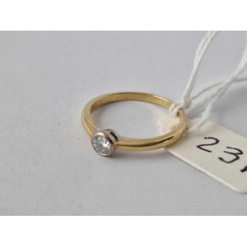 231 - 18Ct White And Yellow Gold Single Stone Bezel Set Diamond Ring, Diamond
Weighs Approximately 0.25Cts... 