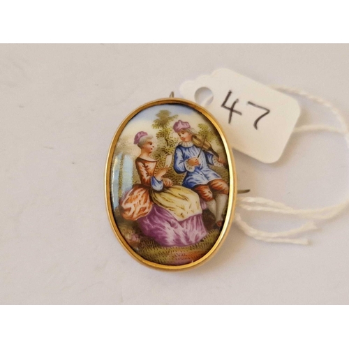 47 - A Antique Oval Porcelain Hand Painted Panel Brooch Set In Gold Depicting Victorian Lady And Gent Pla... 