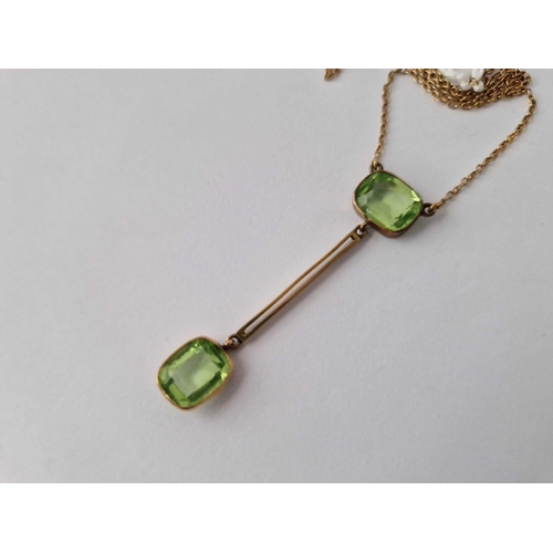 55 - A Edwardian Peridot Pendant Necklace 9Ct 18 Inch