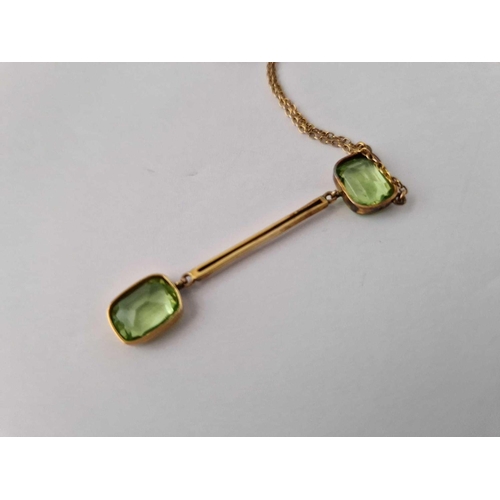 55 - A Edwardian Peridot Pendant Necklace 9Ct 18 Inch