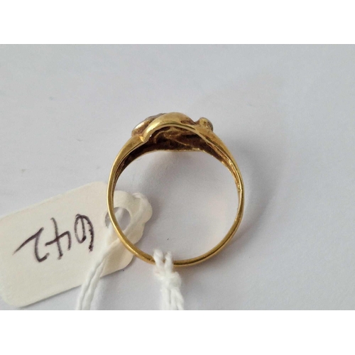 642 - A Knot Ring Set With Diamonds, 18Ct, Size P, 3.9 G.