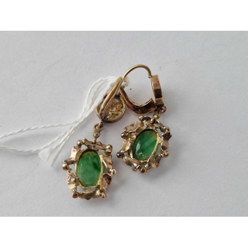 93 - A Pair Of Gold And Jadeite Drop Earrings 5.5 Gms