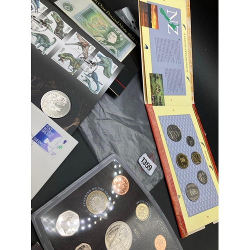 1359 - Coin Sets And Covers