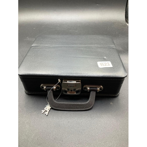 1523 - Portable Coin Case C/Ws X Trays