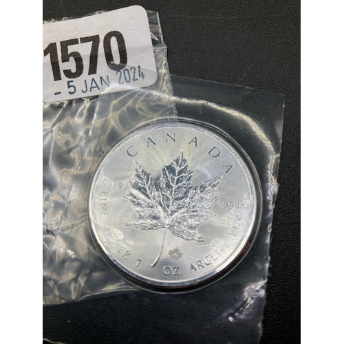 1570 - 2015 Canada Maple Leaf 1Oz Coin