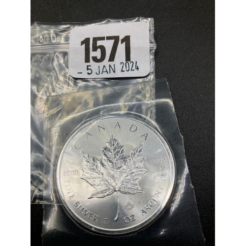 1571 - 2015 Canada Maple Leaf 1Oz Coin